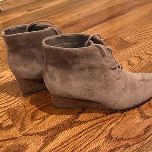 Women's Tan Suede Ankle Boots